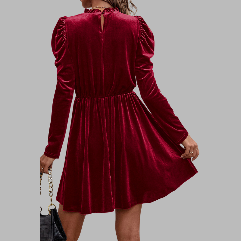 Elegantes rotes Samtkleid mit Rüschenausschnitt und Puffärmeln – Anspruchsvolle Partykleidung