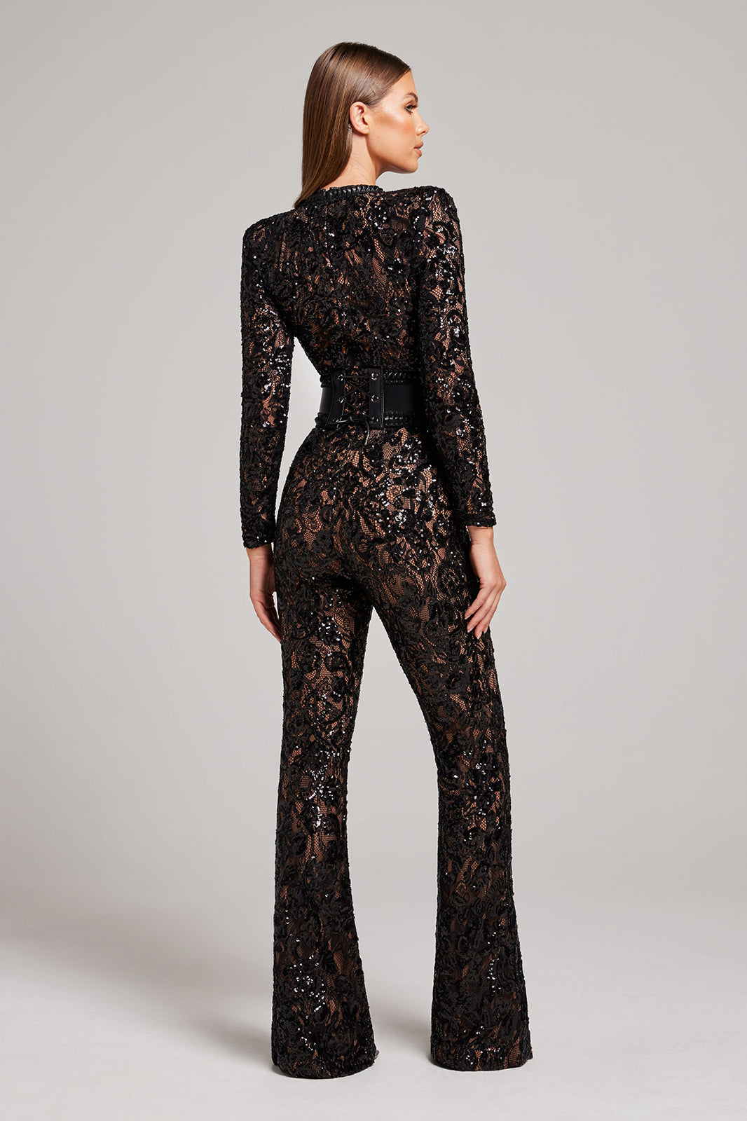 Lysara | Eleganter Spitzen-Overall für Frauen - zeitloses, schickes Design, perfekt für besondere Anlässe